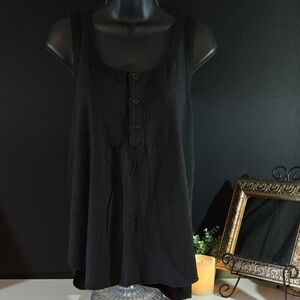 Time and Tru Size M Black Relaxed Buttoned Tank Top